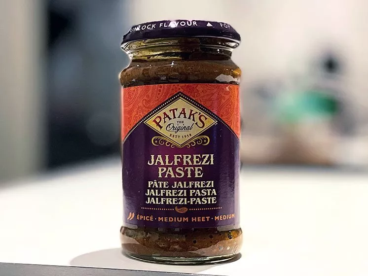 Køb Jalfrezi Paste Pataks 283 g. → Mange indiske specialiteter ←
