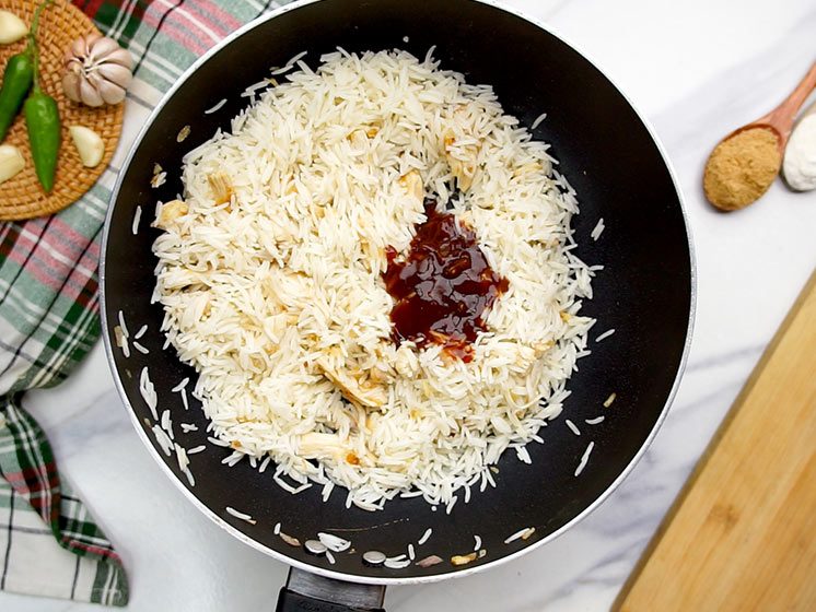 nasi goreng indonesiske stegte ris opskrift
