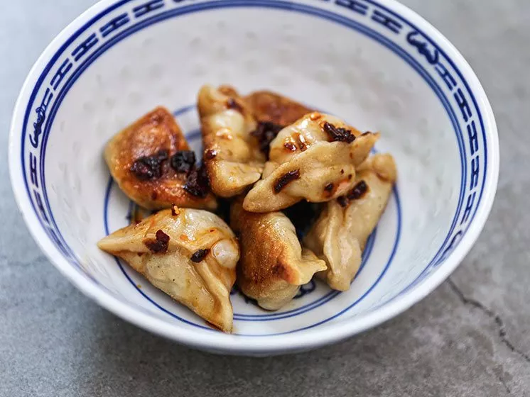 pot stickers kinesiske stegte dumplings opskrift