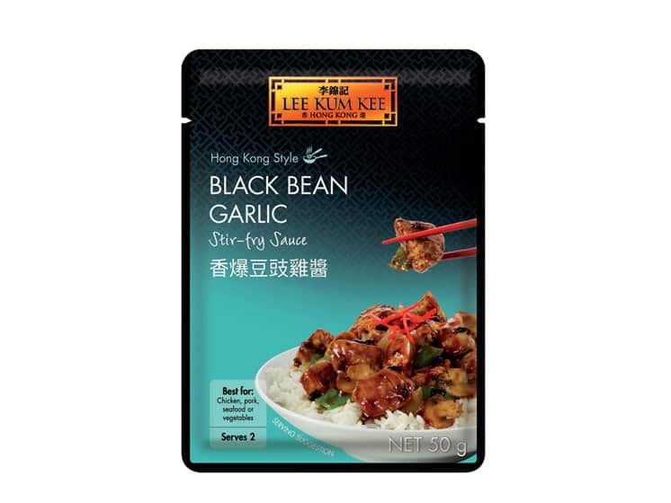Lee Kum Kee Black Bean Garlic Stir-Fry Sauce 50 g. - Andre saucer