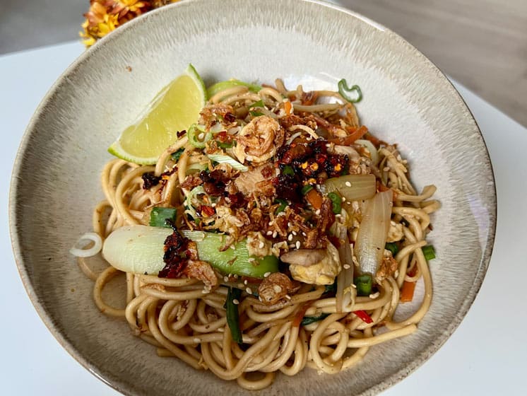 Stegte nudler med kylling startkit nem asiatisk wokret hjemme - Kits og startpakker